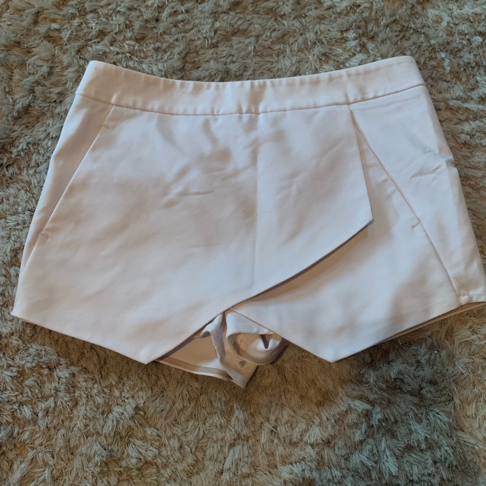 Express, white envelope skirt